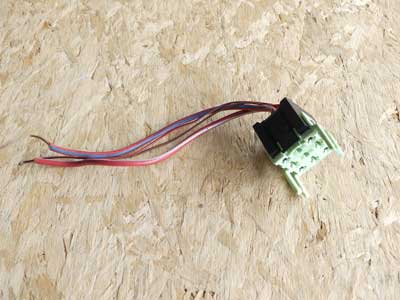 BMW Green Relay Connector Plug w/ Pigtail 8378975